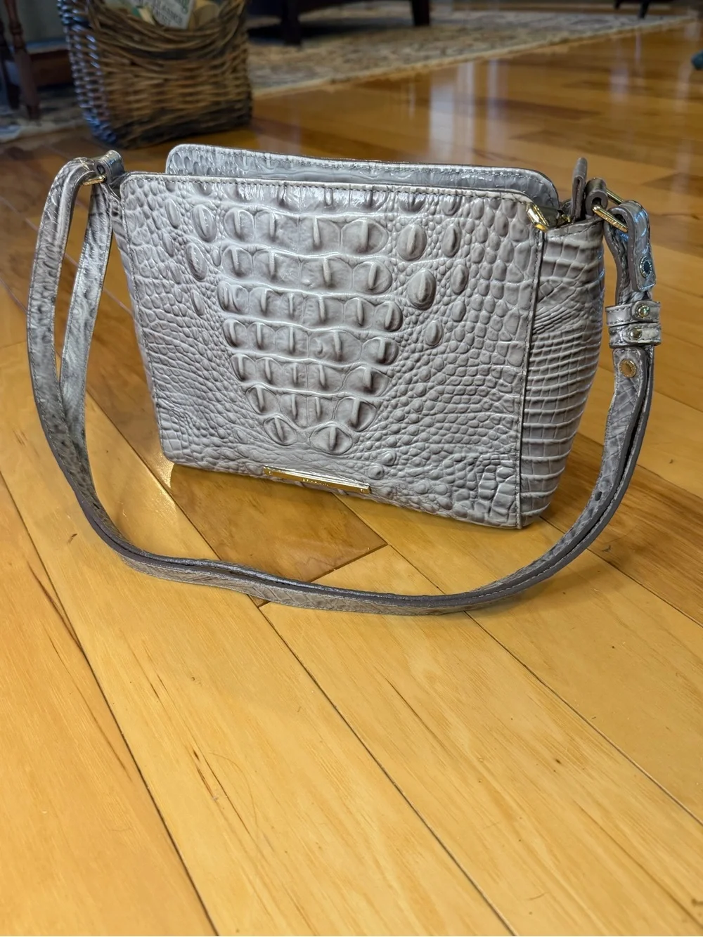 Brahmin Melbourne Gray Croc Embossed Leather Shoulder Bag Purse Gold Hardware